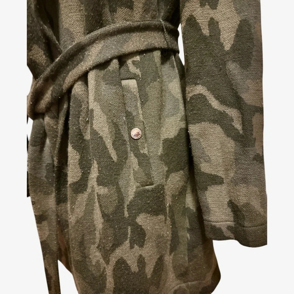 White House Black Market Camouflage Belted Sweater Coat Size Small - Picture 8 of 11